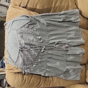 I'm selling a Gray tink top